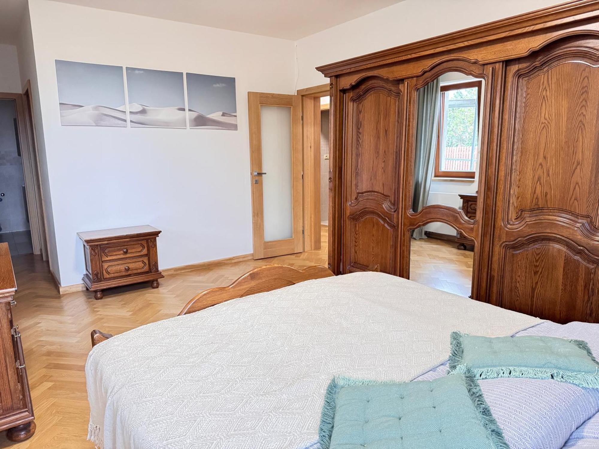 Familyvilla, New 4 Luxury Big Apartments, Parking Apartamento Praga