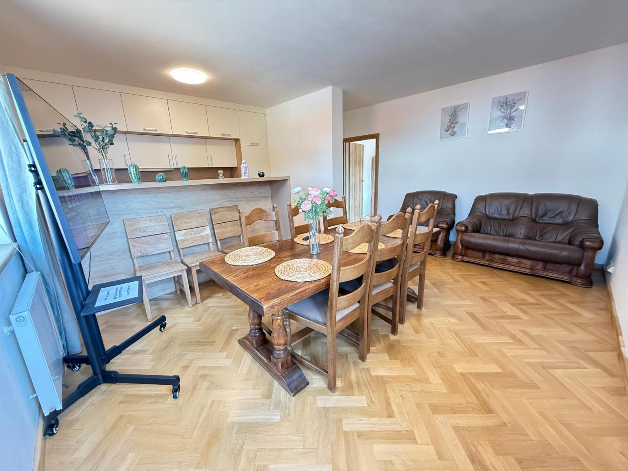 Familyvilla, New 4 Luxury Big Apartments, Parking Apartamento