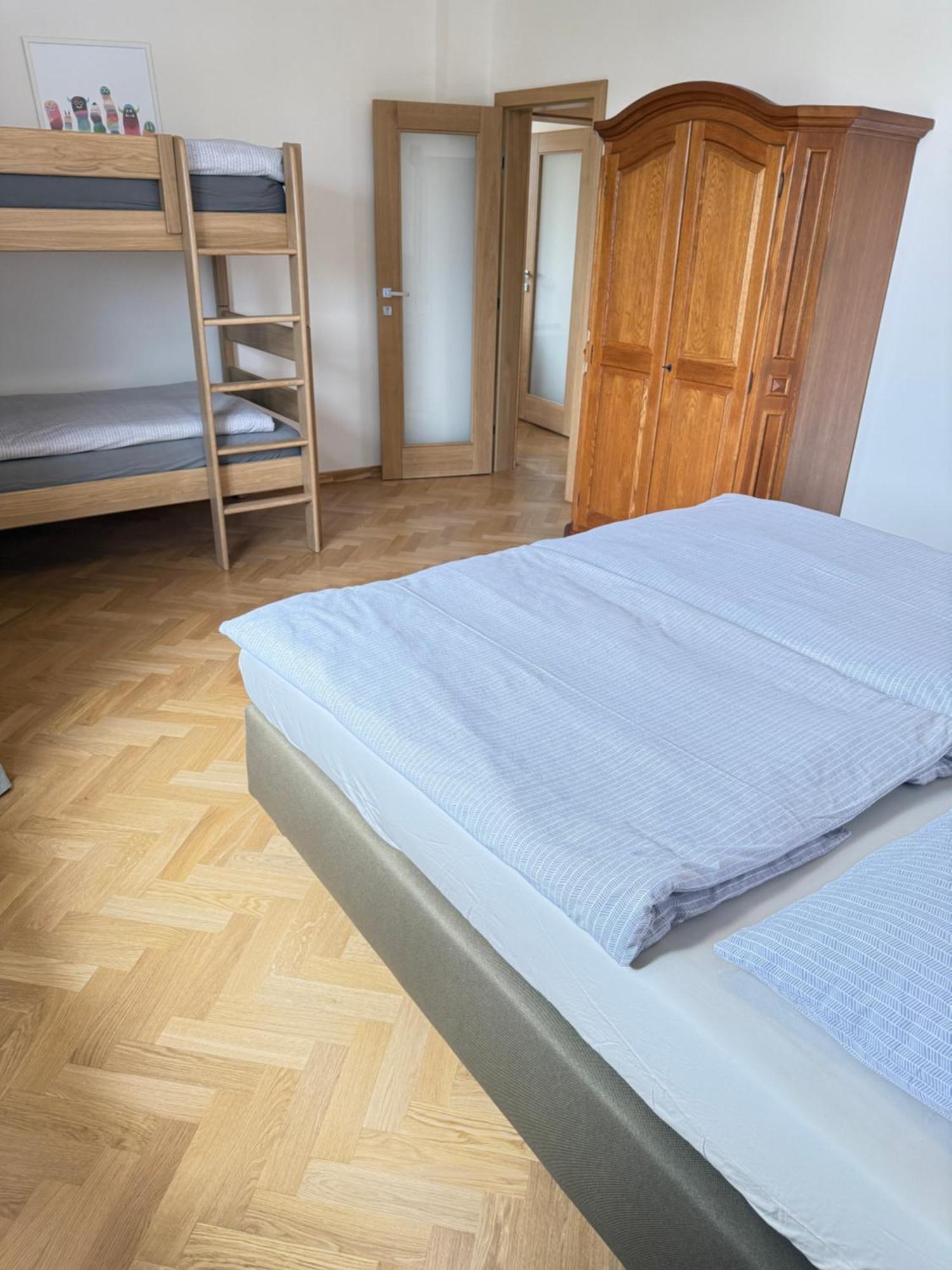 Familyvilla, New 4 Luxury Big Apartments, Parking Apartamento Praga