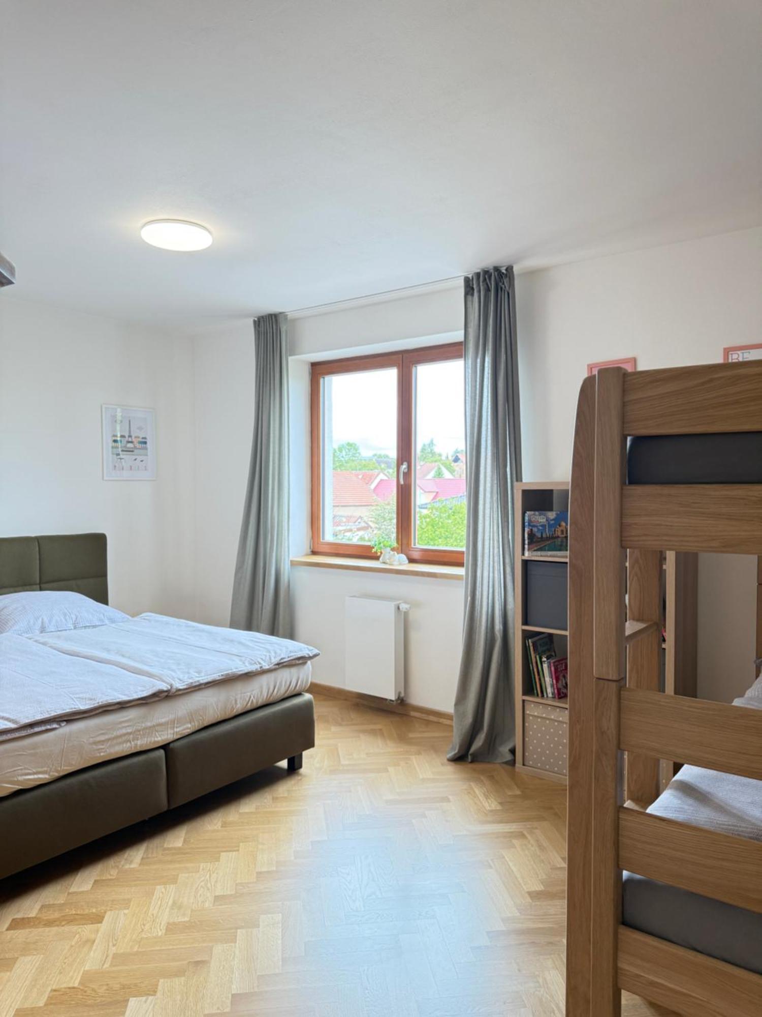 Familyvilla, New 4 Luxury Big Apartments, Parking Praga