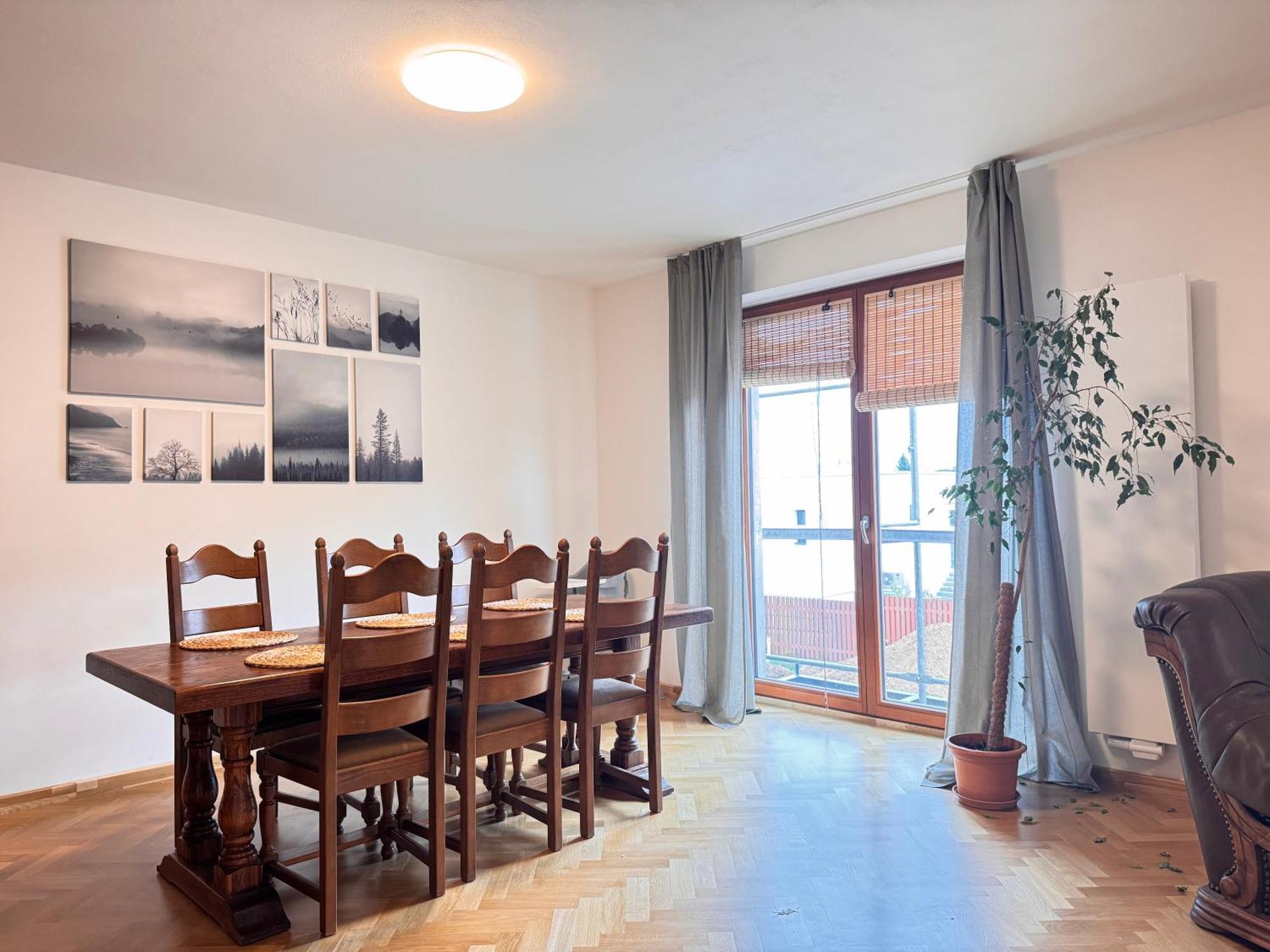 Familyvilla, New 4 Luxury Big Apartments, Parking Praag