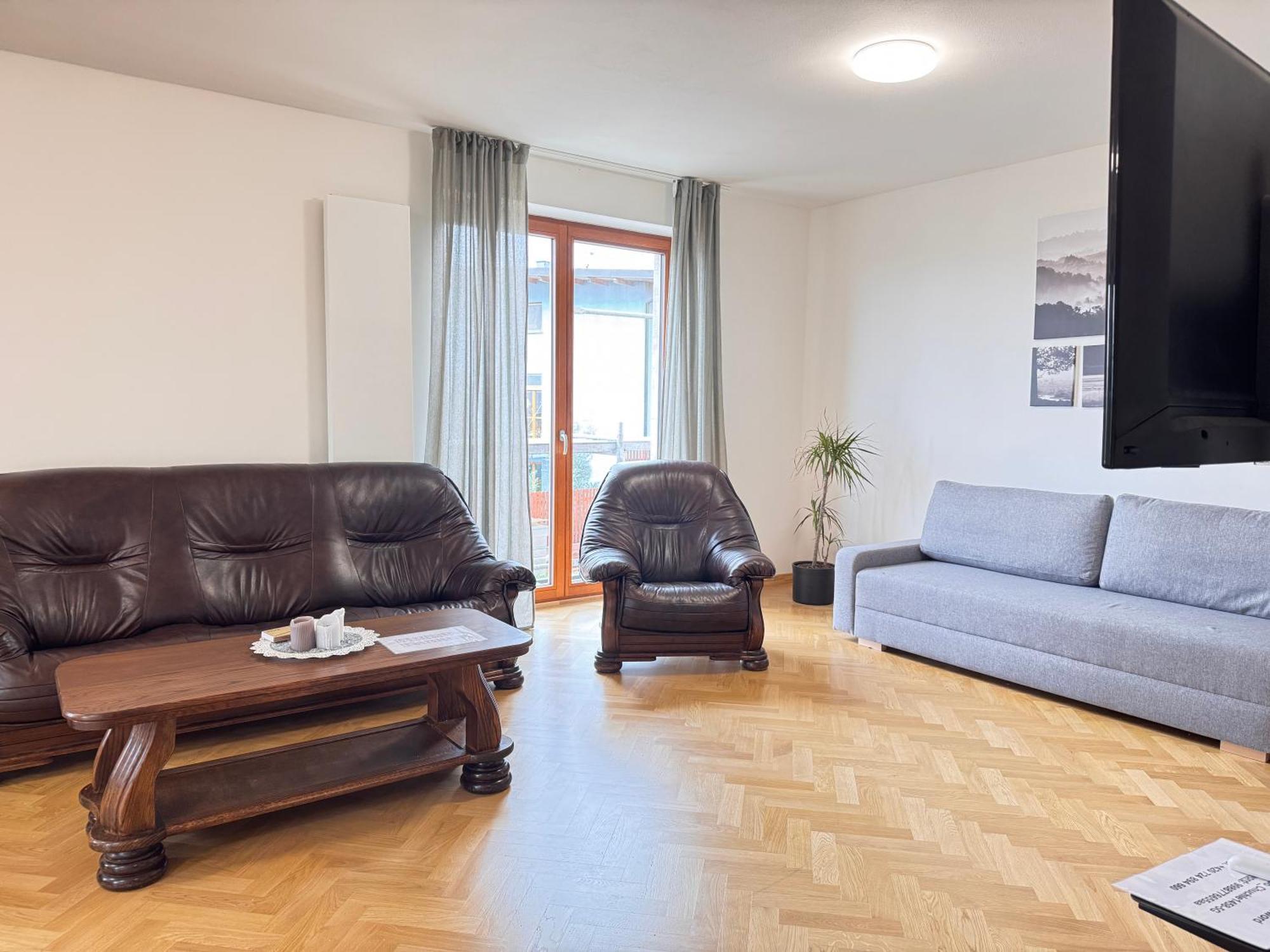 Familyvilla, New 4 Luxury Big Apartments, Parking Appartement *