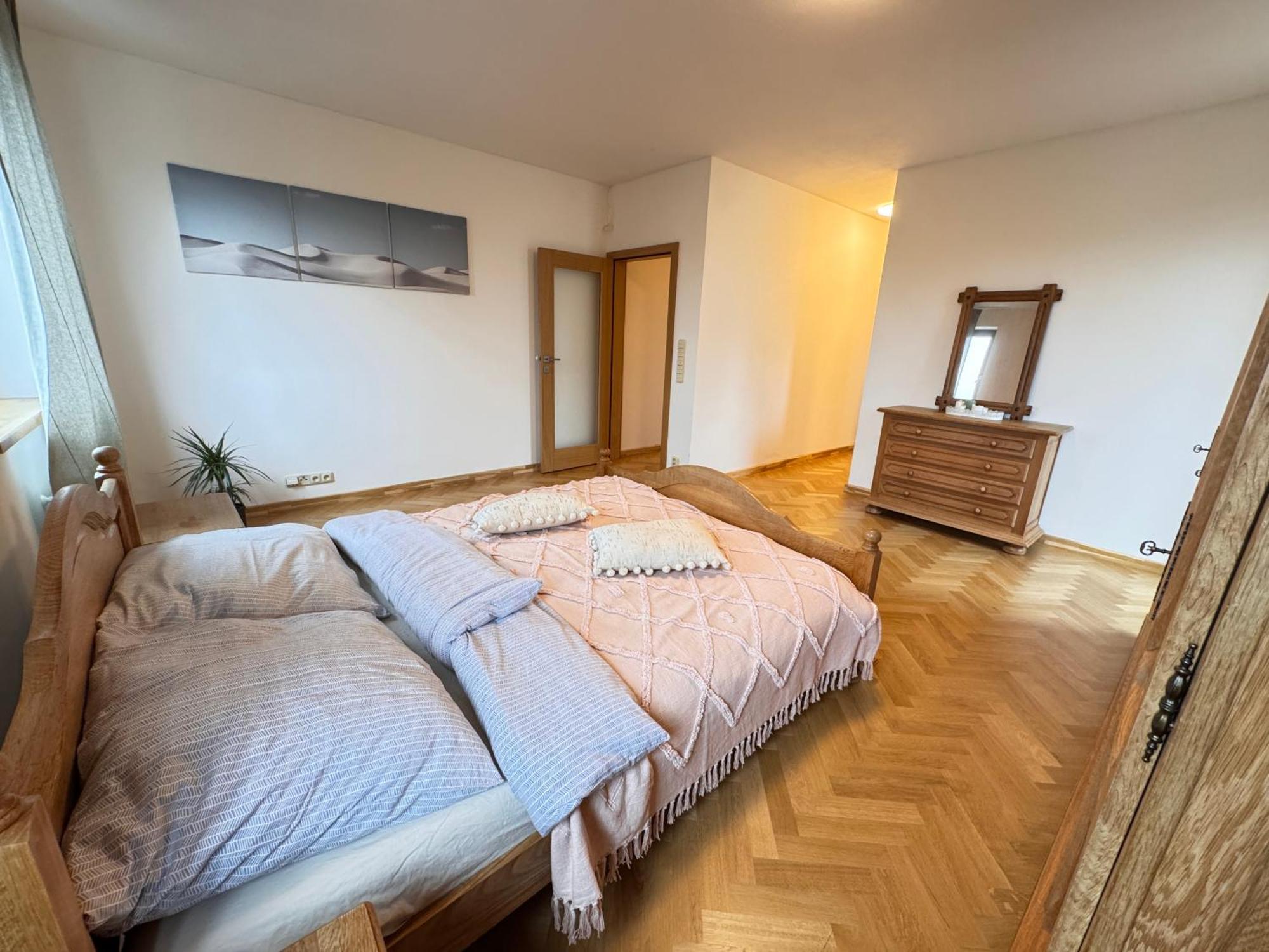 Familyvilla, New 4 Luxury Big Apartments, Parking Appartement *