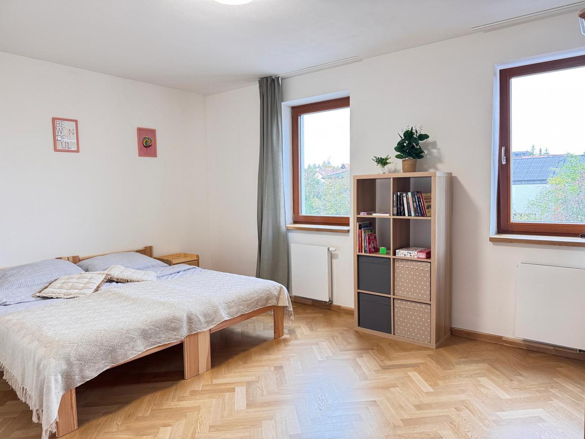 Familyvilla, New 4 Luxury Big Apartments, Parking Praag