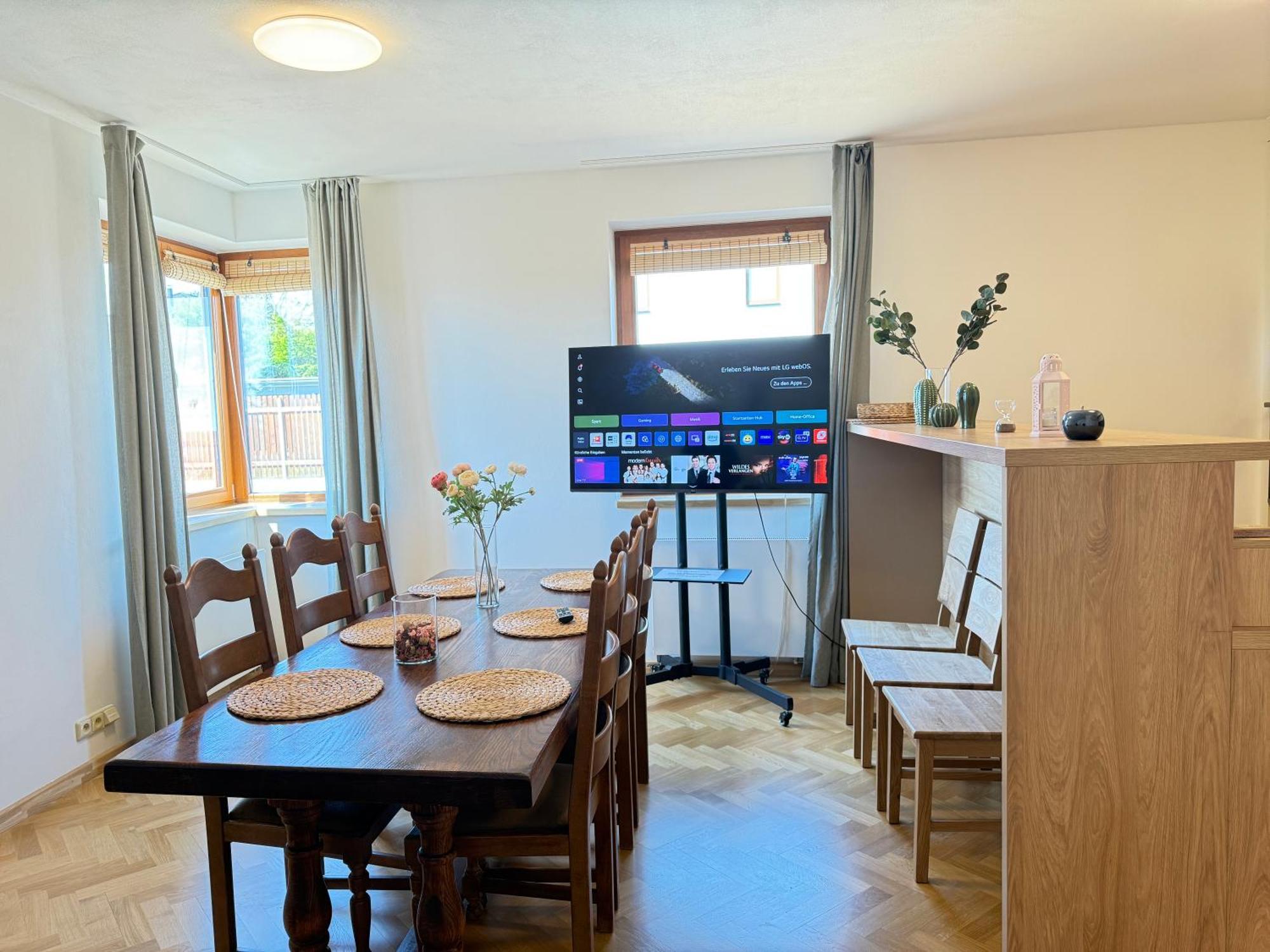 Familyvilla, New 4 Luxury Big Apartments, Parking Praag